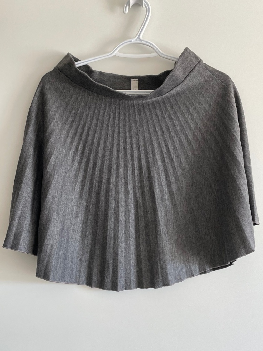 EUC Lovely Day ModCloth Dark Grey Pleated Mini-Skirt Knee-Length Size Medium